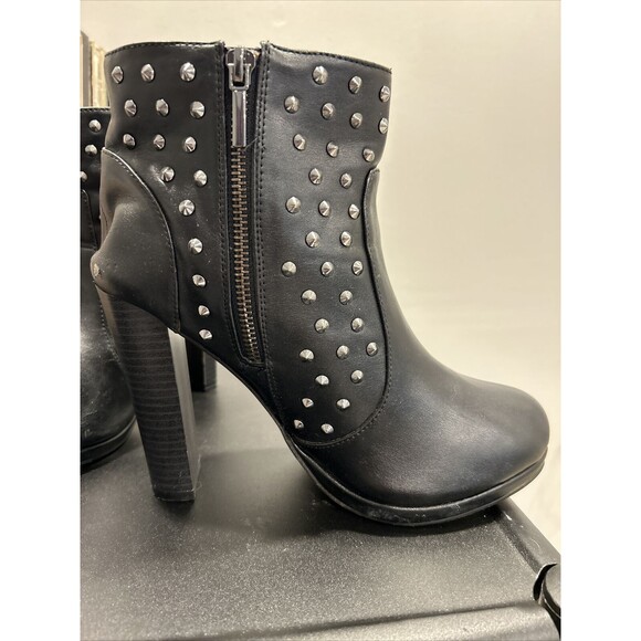Womens Torrid 9W Black High Heel Boots Zipper Side Faux Leather Studded Flawed - Picture 11 of 13